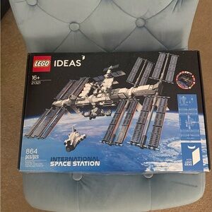 LEGO Ideas Space Station Set - Blue, White, Black
